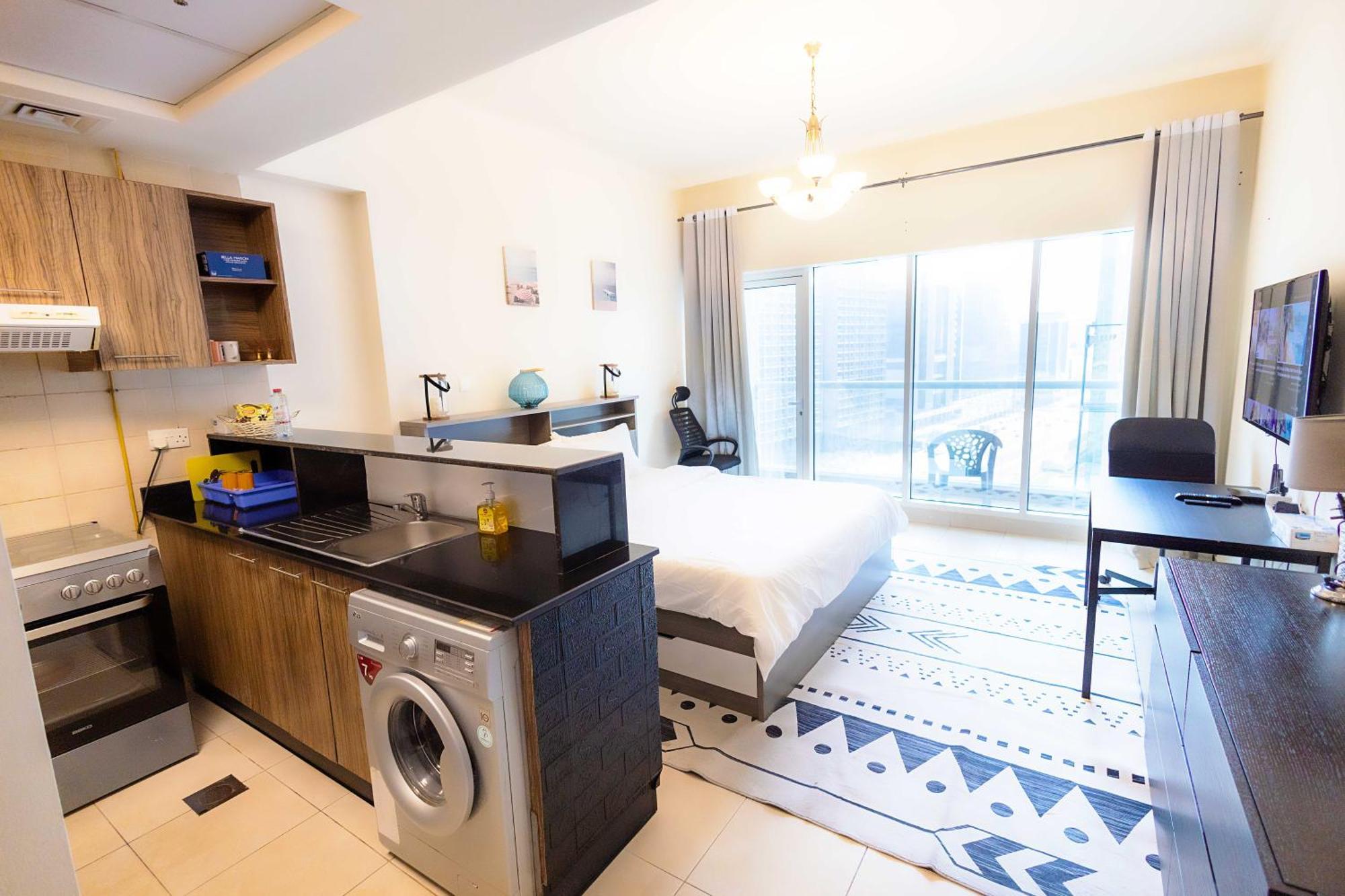 Downtown Burj Al Nujoom Mall & Burj Khalifa Apartment