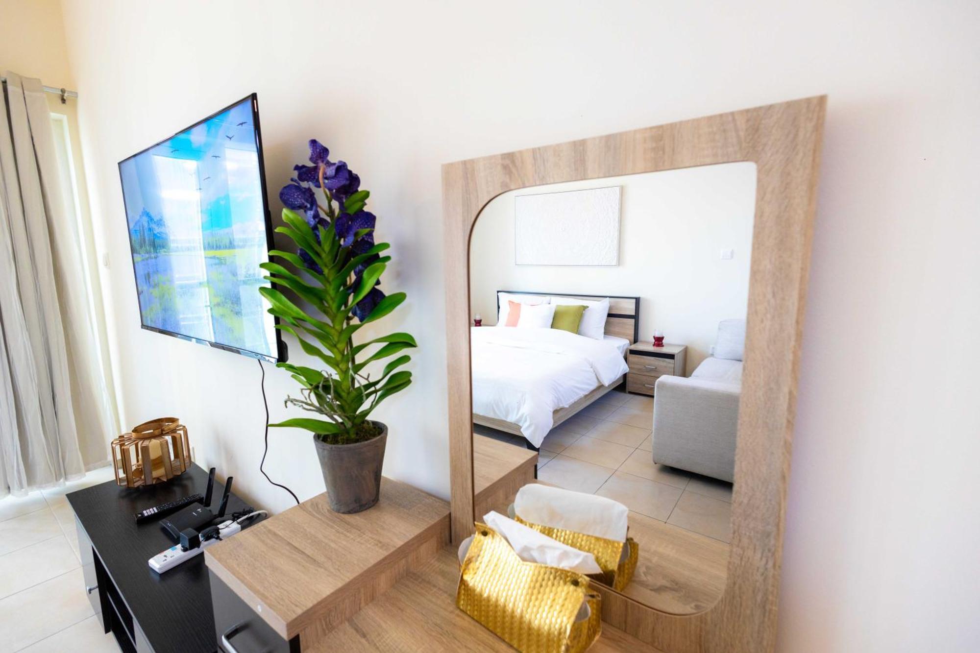 Apartment Downtown Burj Al Nujoom Mall & Burj Khalifa